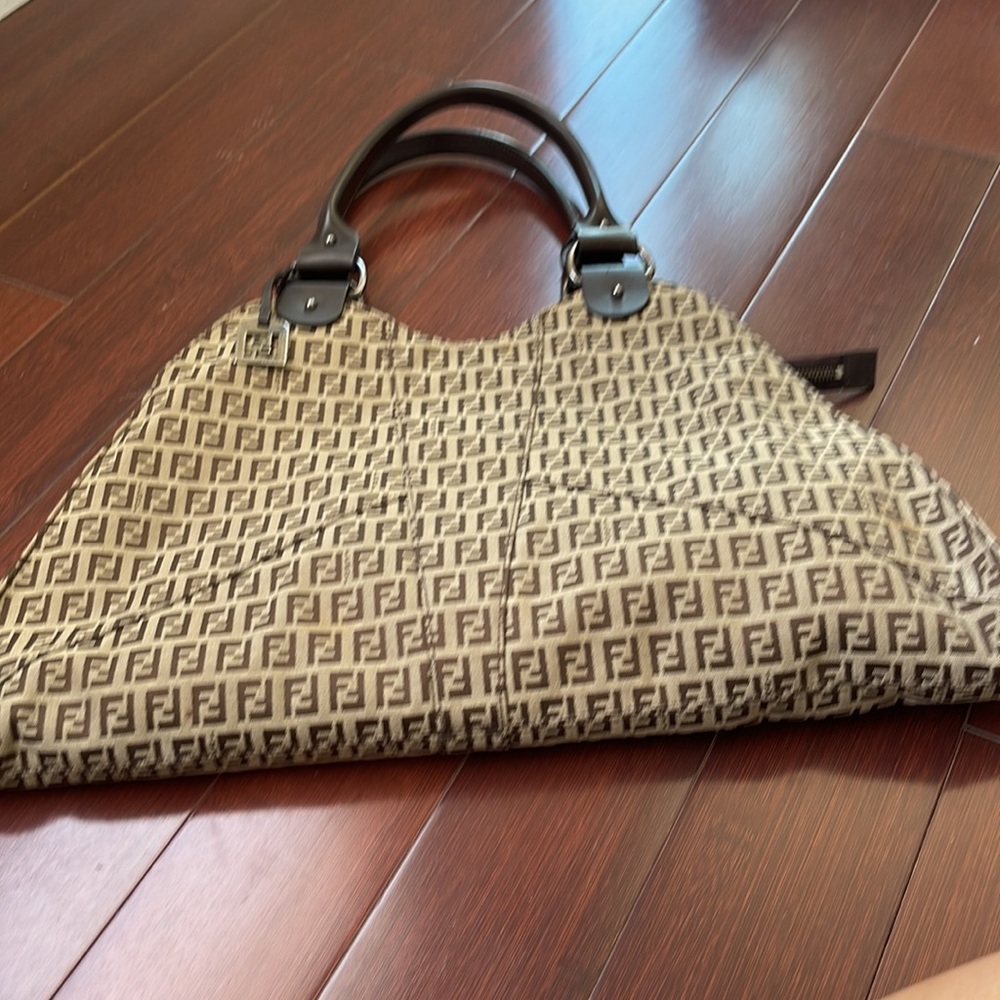Fendi (birds devil trapezii-zucch) - Picture 3 of 7